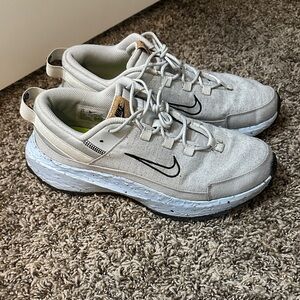 Nike Light Gray Running Shoes